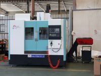 Vmc650 Nouvelle fraiseuse verticale CNC 3 axes Centre d'usinage CNC vertical bon marché avec système de contrôle automatique Fanuc & Gsk