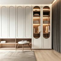 Armoire sur mesure avec porte vitrée, système de dressing intégré, rangement en bois de style français, meuble de chambre à coucher