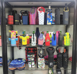 Logotipo personalizado plegable 12oz neopreno Stubby Cooler manga aislada cerveza lata titular con imán OEM ODM patrón de letras - Product Image 6