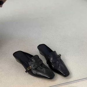 Elegantes Mules Retro de Piel de Oveja Genuina con Punta Cerrada para Mujer, Sandalias Cómodas de Tacón Bajo para Exteriores - Product Image 1