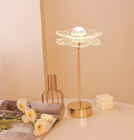 Lampe de table LED moderne et simple, motif floral, chaleureuse et romantique, papillon tricolore, intensité réglable, pour chambre à coucher, salon, décoration intérieure