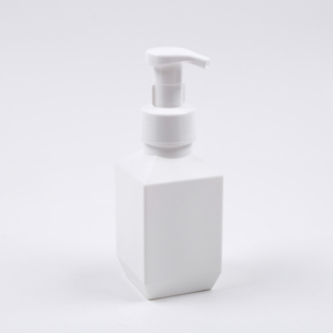 300ml 500ml HDPE Plastic pink green bottles for body lotion wash skincare bottle set