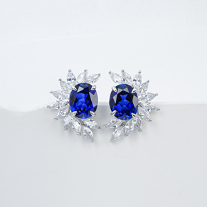 Pendientes de Plata 925 con Zafiro Azul Cultivado en Laboratorio, Accesorio de Moda de Lujo para Mujer - Product Image 1