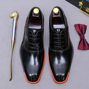 Zapatos casuales de cuero con estilo británico, zapatos de negocios para hombre de cuero genuino con un moderno acabado brillante. - Product Image 3