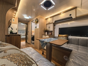 Remolque de Viaje Moderno y Ligero Personalizado para 4 Personas, Chasis AL-KO, Construcción de Aluminio, RV, <span class=keywords><strong>Caravana</strong></span> para Uso Global - Product Image 5