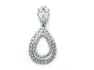 จี้เพชรทรงลูกแพร์ที่ได้รับการเพาะเลี้ยงในห้องปฏิบัติการขนาด 18 กิโลวัตต์สามารถเปลี่ยนรูปทรงได้สองแบบ - Product Image 2