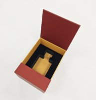 Boîtes d'emballage de parfum de luxe avec gaufrage carton rigide matériaux recyclés pour Oud & bois d'agar couleur et logo personnalisés