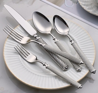 Service de Couverts de Cuisine Luxe en Acier Inoxydable – Couteau, Cuillère, Fourchette, Vaisselle de Table Élégante, Coffret Cadeau
