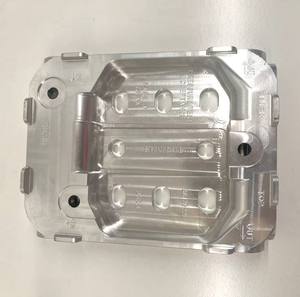 Culasse de course en aluminium usinée CNC 5 axes, bloc de culasse de moteur personnalisé OEM, moule d'injection personnalisé - Product Image 1