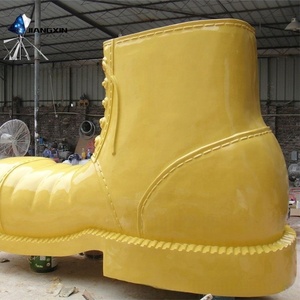 Escultura de Bota Amarilla Gigante Personalizada de Fibra de Vidrio para <span class=keywords><strong>Plaza</strong></span> Comercial y Exhibición en Tiendas - Product Image 3