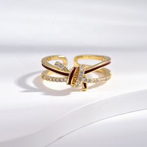 แหวนเงินแท้ 925 ลายปม ปรับขนาดได้ ราคาโรงงาน ขายส่ง แหวนเคลือบทอง 18k แบบมินิมอลหรูหราสำหรับผู้หญิง - Product Image 3