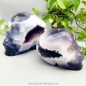 جمجمات جيود عقيق منحوتة يدويًا طبيعية للبيع بالجملة جمجمات كريستال للشفاء جمجمات عقيق عالية الجودة للزينة - Product Image 2