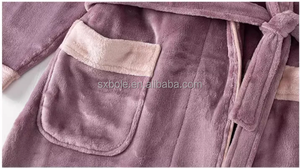 <span class=keywords><strong>Accappatoio</strong></span> Unisex in Pile Corallo 100% Poliestere, Marca TWO WINGS, 260gsm, Manica Lunga, <span class=keywords><strong>Morbido</strong></span> e Termico, Prodotto in Cina - Product Image 6