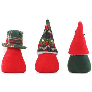 Zaves เซ็ตสามชุดลายโนมส์คริสต์มาสผ้าโพลีเอสเตอร์ที่ไม่เหมือนใคร-ของแขวนสไตล์สวีเดนเครื่องประดับและตุ๊กตาลายตารางสีแดง - Product Image 6