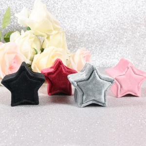 Nouvelle boîte à bijoux en velours flanelle de haute qualité, design pentagramme en forme d'étoile à cinq branches, pour une demande en mariage, pour femmes - Product Image 4