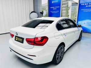 Acceptons les commandes personnalisées – BMW Série 1 118i Sport 2018 d'<span class=keywords><strong>occasion</strong></span> à prix abordable avec sièges en cuir, caméra de recul, faible consommation de carburant, équipement premium - Product Image 5