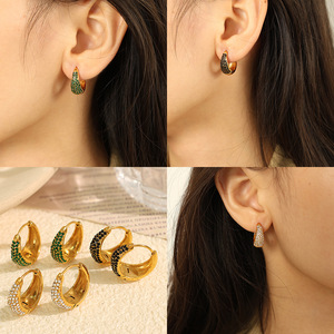 ต่างหูแบบห่วง Huggie ชุบทอง 18k ทำจากโลหะผสมสังกะสี ประดับเพชรเม็ดเล็ก เหมาะสำหรับงานปาร์ตี้ แฟชั่นต่างหูแบบห่วง - Product Image 4