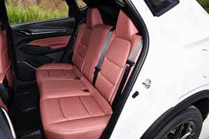 Changan X5 PLUS 2026 Automatique 1.5T DCT Turbo Neuf Traction Avant Pneus R18 Sièges en Cuir Moteur Essence Conduite à Gauche Version Globale - Product Image 3