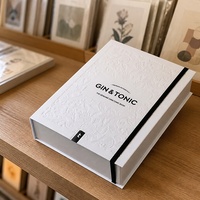 Boîte cadeau en papier à couvercle rigide à charnières, emballage personnalisé de style livre avec doublure intérieure pour cadeaux