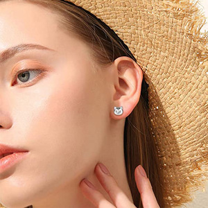 Orecchini a Perno a Forma di Gatto per Donne, Accessori per Orecchie Dolci e Carini per Uso Quotidiano, Outfit Casual e Regalo - Product Image 6