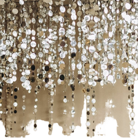 Décoration de plafond de salle de réception avec rideaux de perles circulaires brillantes personnalisées de luxe, pendentifs à sequins argentés et dorés