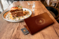 Porte-ordres rétro en similicuir personnalisé avec logo estampé à chaud, pochette de serveur en cuir pour restaurant, porte-chèques avec fente pour cartes