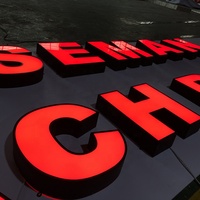 Enseigne en acier inoxydable personnalisée 3D avec logo Signalisation d'entreprise avec lettres pour canal éclairé en façade Enseigne à LED d'extérieur pour magasin