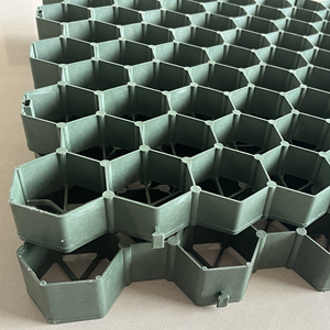 Grilles de stabilisation de <span class=keywords><strong>gravier</strong></span> vert de 50mm grille de verrouillage pour allées de grille de <span class=keywords><strong>gravier</strong></span> <span class=keywords><strong>en</strong></span> <span class=keywords><strong>nid</strong></span> <span class=keywords><strong>d</strong></span>'<span class=keywords><strong>abeille</strong></span> de <span class=keywords><strong>gravier</strong></span> - Product Image 1