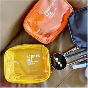 Bolsas de viaje Qetesh, Bolsa Zuca para mujer, Mini bolsa de cosméticos a granel de belleza profesional pequeña de gran capacidad impresa - Product Image 1