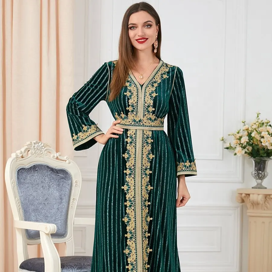 Abito musulmano all'ingrosso 2022 a maniche lunghe pakistano vestito in velluto ricamato moda casual musulmano abbigliamento islamico dubai abaya