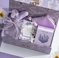 Coffret Cadeau Spa Floral Violet Lavande Vintage Élégant Wisteria – Tasse en Céramique, Savon Parfumé, Thé Oolong, Serviette Ours, Ensemble de Bain de Luxe