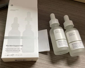 เนียซินาไมด์เซรั่มบำรุงผิวธรรมดากรดไฮยาลูโรนิก<span class=keywords><strong>2</strong></span>% + เซรั่มบำรุงผิว