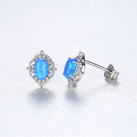 Feiner Schmuck 925 Sterling Silber Blumenform Natürlicher Ovaler Opal Zirkon Ohrstecker