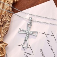 Kalung Liontin Salib Perak Sterling 925 VVS Moissanite Laris Manis, Perhiasan Religius Grosir dengan Sertifikasi GRA