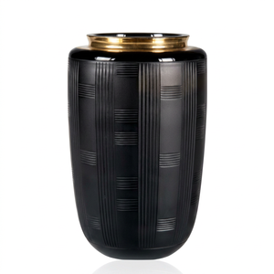 Vase en verre noir Art Déco avec motif en relief, décoration de table - Product Image 2