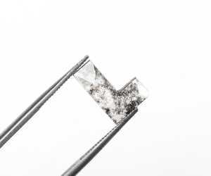 Anillo con Colgante de Diamante Cultivado en Laboratorio de Color Sal y Pimienta de 1.0 CT, 10.0x7.0mm, Forma de L, Certificado IGI - Product Image 5