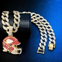 PD3178 Collier pour homme en alliage de zinc, style hip-hop européen et américain, avec chaîne cubaine entièrement ornée de strass rouges et pendentif casque de chef