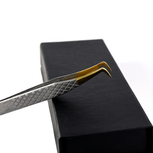 Pinzas Profesionales para Extensión de Pestañas de 90 Grados, con Punta Redondeada y Agarre de Diamante, Logotipo Personalizado, Acero Inoxidable, Crossedge - Product Image 6