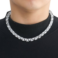 Collier de bracelets de tennis hip-hop en laiton pour hommes, forme triangulaire glacée avec zircon plaqué or pour les fêtes et les occasions cadeaux