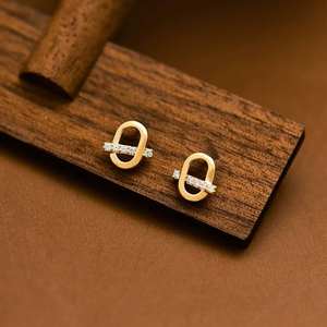 Pendientes de Moda con Letra Q para Mujer, Estilo Geométrico con Circonita, Acero Inoxidable, Chapado en Oro de 18K, Joyería Minimalista - Product Image 6