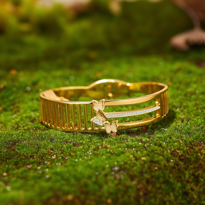 Bracelet manchette tendance en acier inoxydable 316L plaqué or PVD, motif papillon, bijoux durables et résistants - Product Image 3
