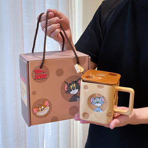 Mug en céramique Tom et Jerry avec couvercle et cuillère, design fromage, tasse mignonne de dessin animé pour cadeau - Product Image 3
