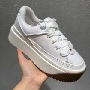 Zapatos de Diseño de Lujo con Suela Gruesa, Estilo Cómodo e Informal para la Moda de Primavera, a un Precio Exclusivo - Product Image 1