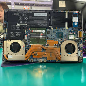 Portátiles Usados Mechanical Revolution Deep Sea Phantom Z3 Pro--16GB RAM 512GB SSD, GPU RTX3060, CPU Intel Core I5-11260H - Product Image 6