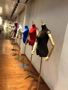 Maniquí de Plástico de Medio Cuerpo para <span class=keywords><strong>Mujer</strong></span>, Talla Pequeña, Dorado/Plateado, para Exhibición en Tiendas de Ropa, con Soporte para Exhibición de Pañuelos para la Cabeza - Product Image 6