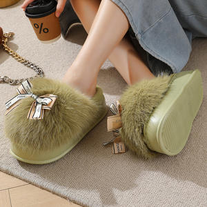 รองเท้าแตะแฟชั่นใหม่สำหรับฤดูหนาว ผ้าฝ้ายสำหรับผู้หญิง พื้นหนานุ่ม ใส่ในบ้าน น่ารัก ลายโบว์ผีเสื้อ อุ่นสบาย กันลื่น รองเท้าแตะขนปุย - Product Image 4