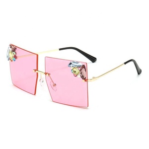 Occhiali da sole brillanti quadrati senza cornice in rame per adulti di nuova tendenza stile moda oversize 2021 - Product Image 5