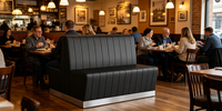Banquettes de restaurant modernes personnalisables avec matériaux en cuir PU, bois et pierre, écologiques, durables, faciles à nettoyer, mobilier commercial