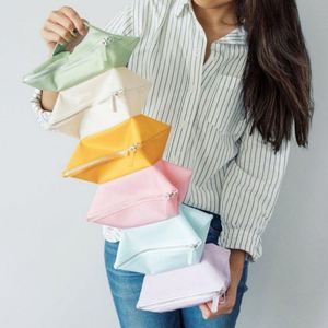 Bolsa de Maquillaje Portátil Grande, Ligera, Reciclable y Ecológica de Nailon con 6 Compartimentos, Organizador de Cosméticos Impermeable para Mujer - Product Image 1