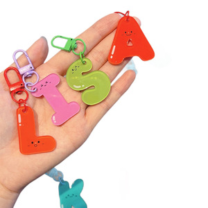 NASNAK Llavero de Letras Inglesas de 26 Colores con Diseño de Caramelo, Colgante de Acrílico de Dibujos Animados para Bolsos, Creativo para Parejas - Product Image 4